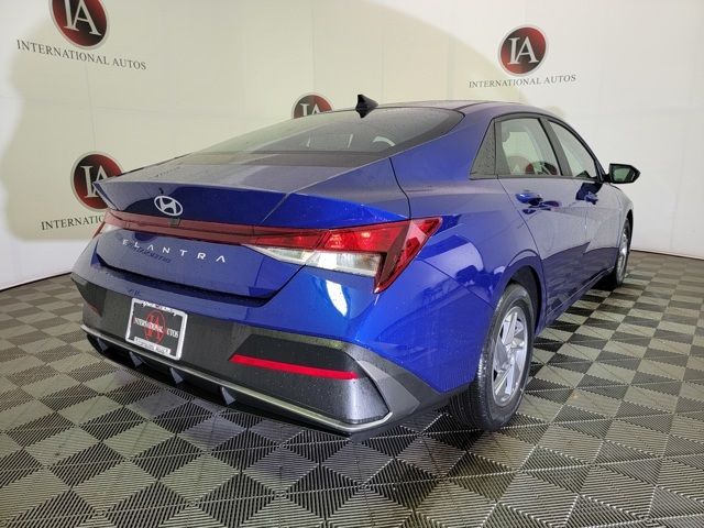 2024 Hyundai Elantra SE