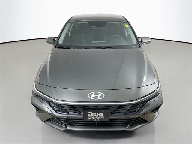 2024 Hyundai Elantra SE