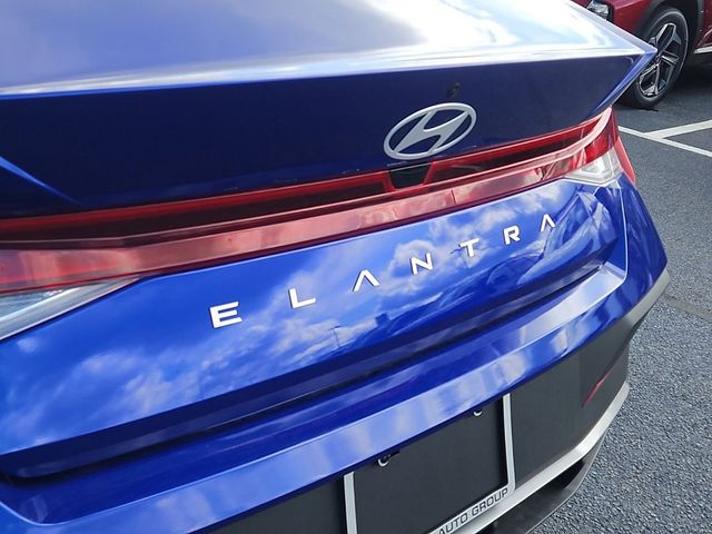 2024 Hyundai Elantra SE