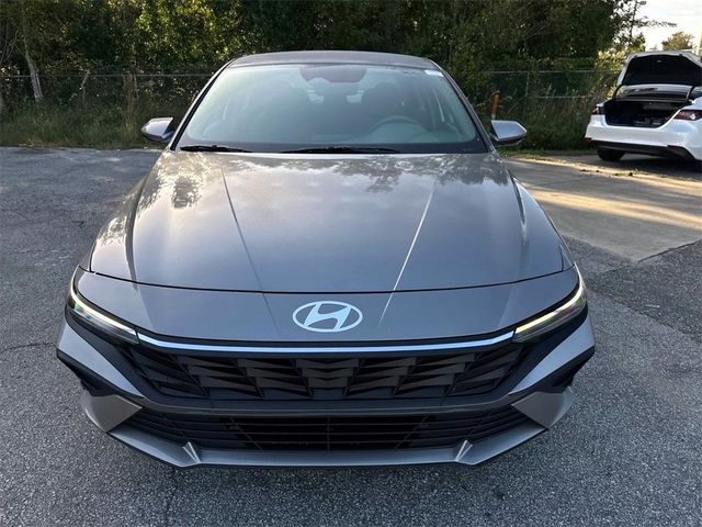 2024 Hyundai Elantra SE