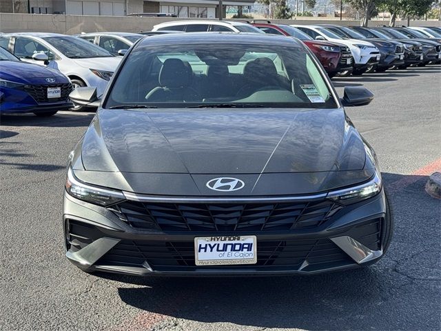 2024 Hyundai Elantra SE