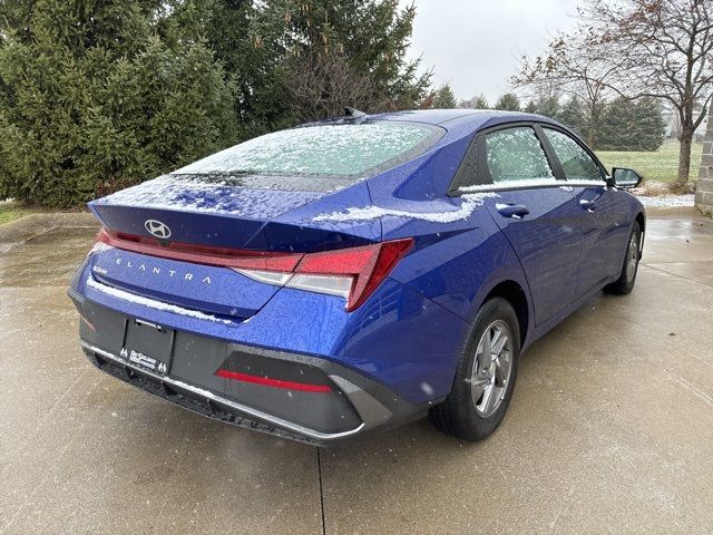 2024 Hyundai Elantra SE