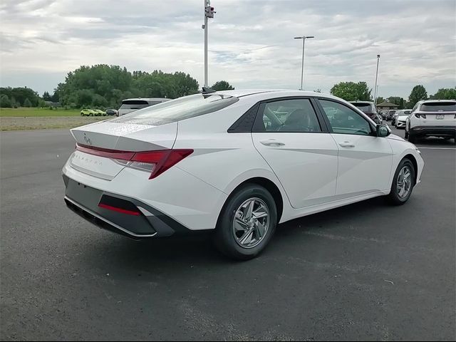 2024 Hyundai Elantra SE