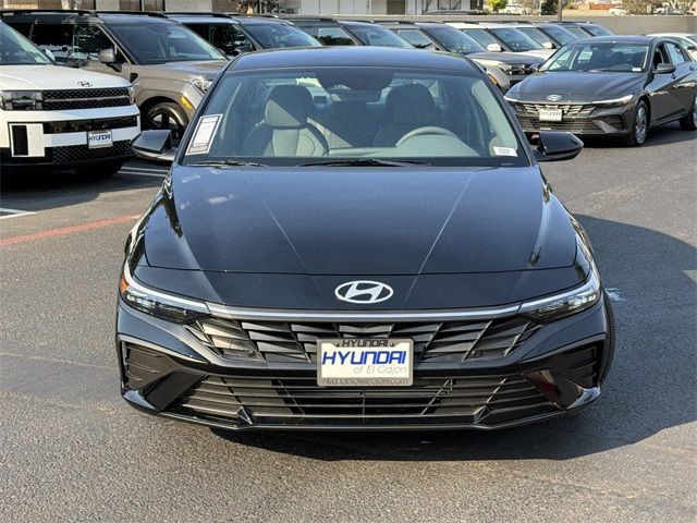 2024 Hyundai Elantra SE