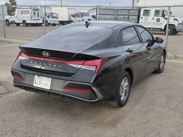 2024 Hyundai Elantra SE