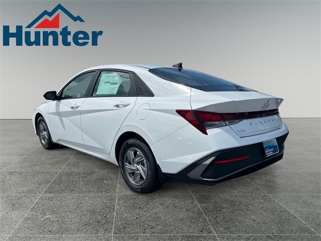 2024 Hyundai Elantra SE