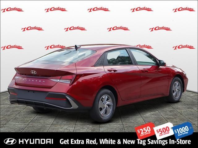 2024 Hyundai Elantra SE