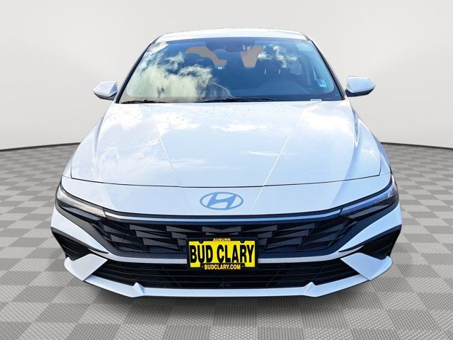 2024 Hyundai Elantra SE