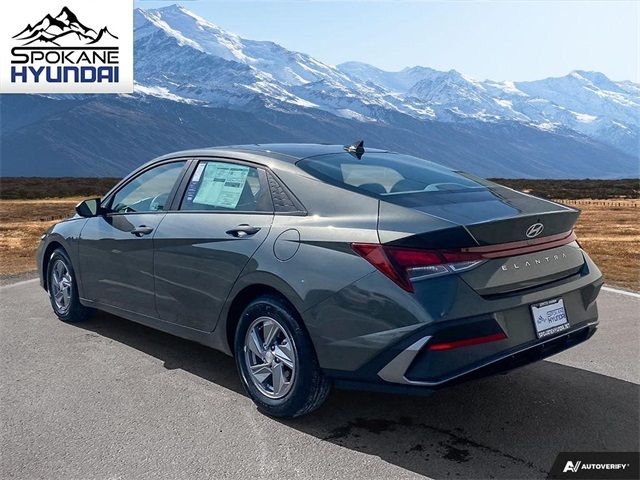 2024 Hyundai Elantra SE