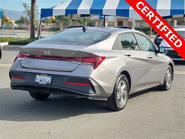 2024 Hyundai Elantra SE