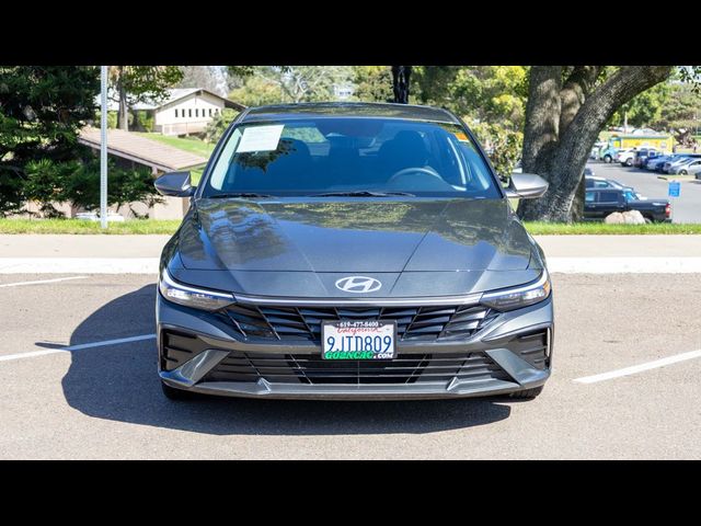 2024 Hyundai Elantra SE