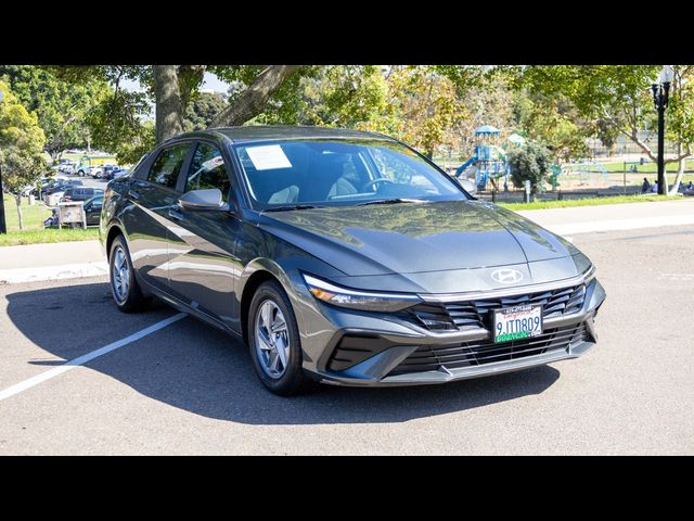 2024 Hyundai Elantra SE