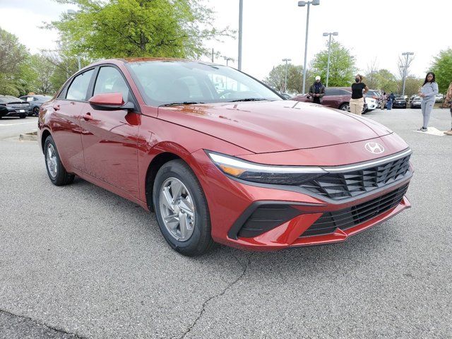 2024 Hyundai Elantra SE