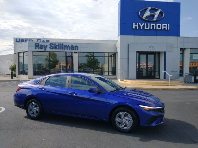 2024 Hyundai Elantra SE