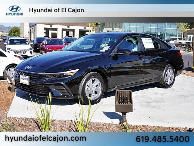 2024 Hyundai Elantra SE