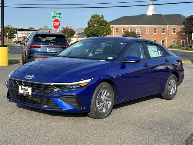 2024 Hyundai Elantra SE