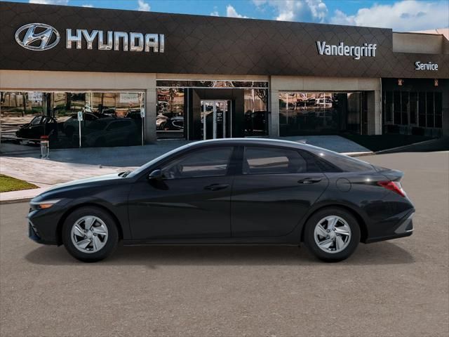 2024 Hyundai Elantra SE