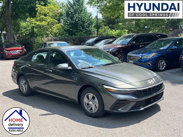 2024 Hyundai Elantra SE