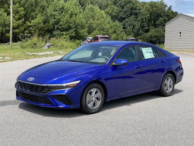 2024 Hyundai Elantra SE