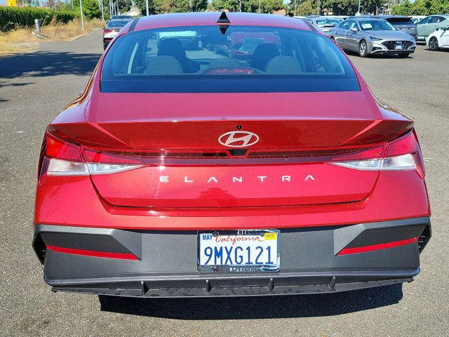 2024 Hyundai Elantra SEL