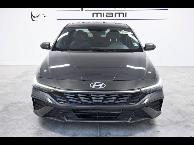 2024 Hyundai Elantra SE