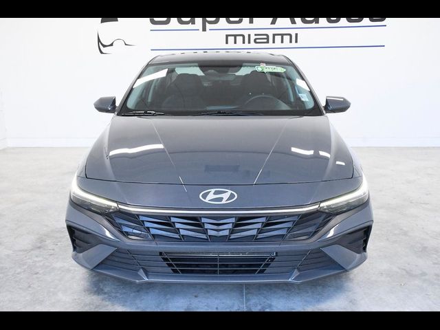 2024 Hyundai Elantra SE