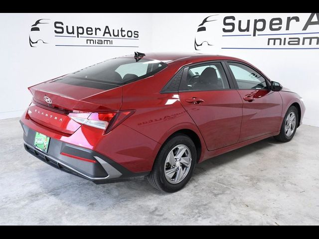 2024 Hyundai Elantra SE