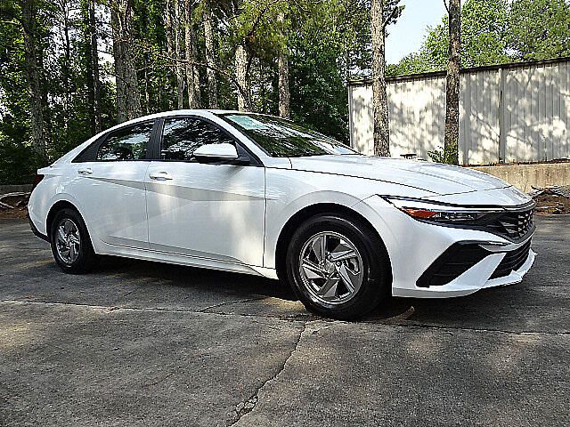 2024 Hyundai Elantra SE