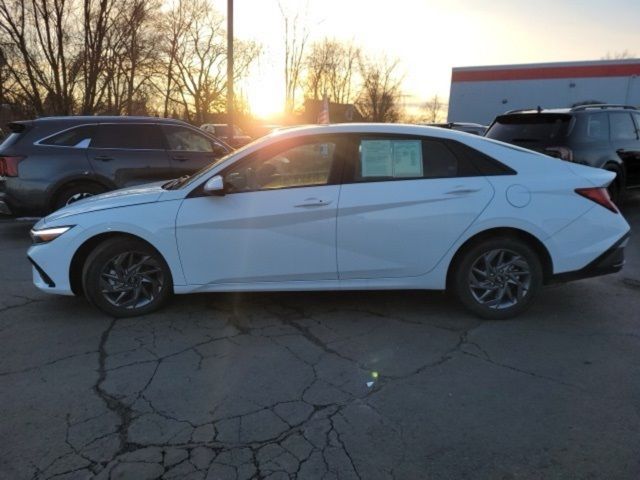 2024 Hyundai Elantra Hybrid Blue
