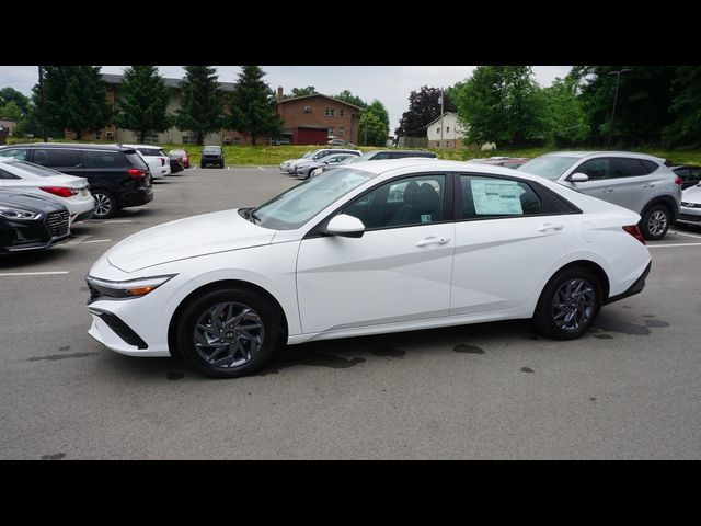 2024 Hyundai Elantra Hybrid Blue