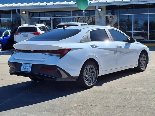 2024 Hyundai Elantra Hybrid Blue