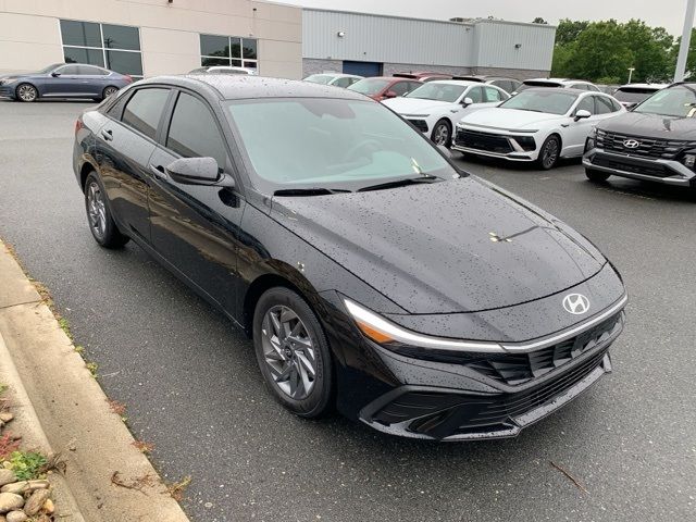 2024 Hyundai Elantra Hybrid Blue