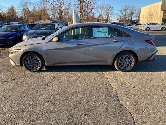 2024 Hyundai Elantra Hybrid Blue