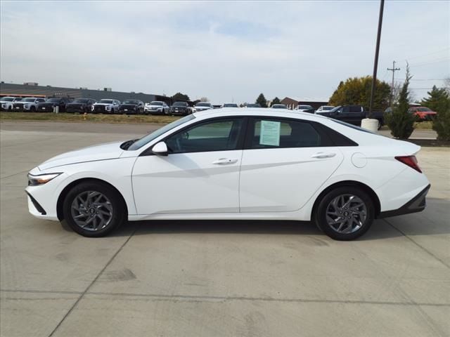 2024 Hyundai Elantra Hybrid Blue