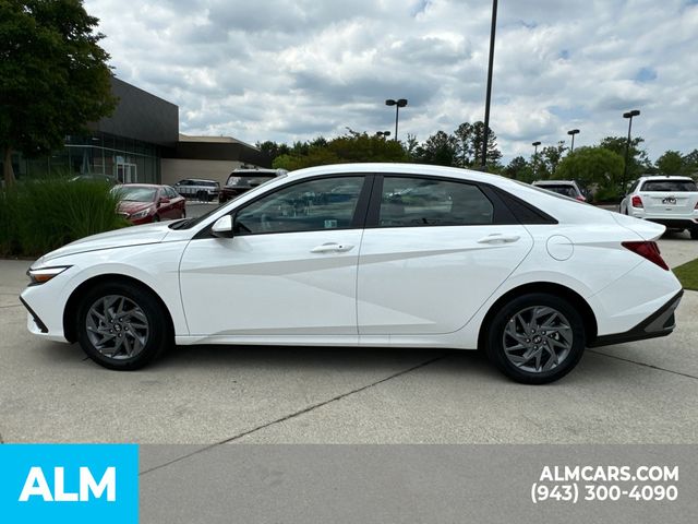 2024 Hyundai Elantra Hybrid Blue