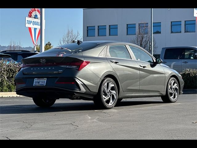 2024 Hyundai Elantra Hybrid Limited