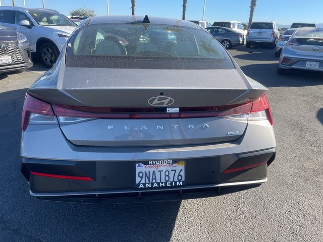 2024 Hyundai Elantra Hybrid Limited