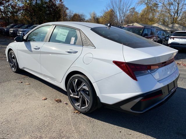 2024 Hyundai Elantra Hybrid Limited