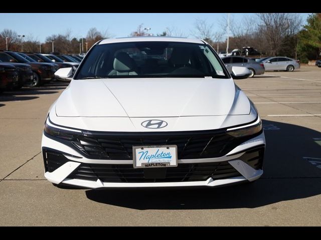 2024 Hyundai Elantra Hybrid Limited