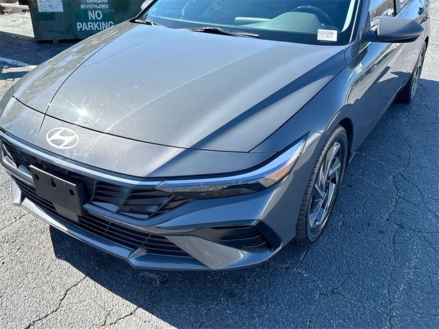 2024 Hyundai Elantra Hybrid Limited