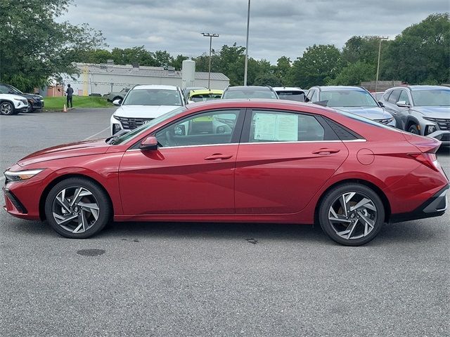 2024 Hyundai Elantra Hybrid Limited