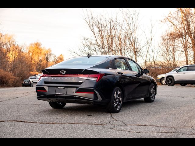 2024 Hyundai Elantra Hybrid Limited