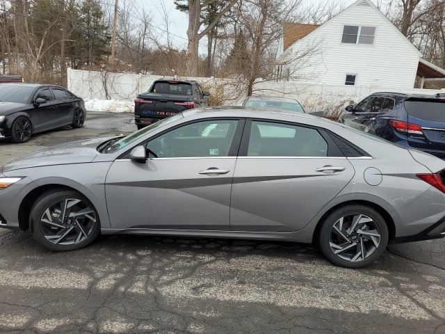 2024 Hyundai Elantra Hybrid Limited