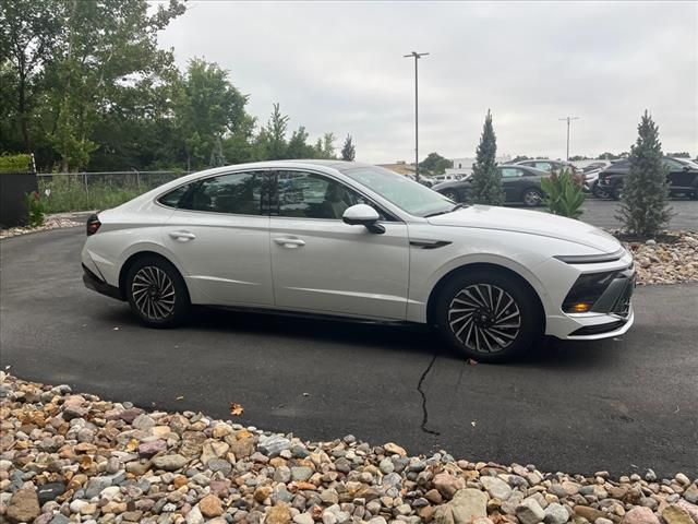 2024 Hyundai Sonata Hybrid Limited