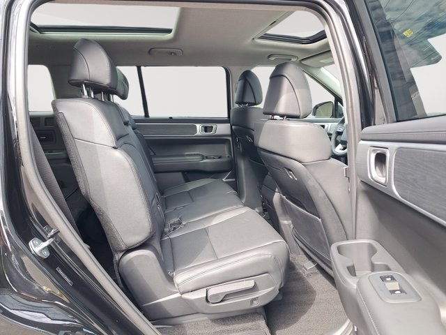 Vehicle image 15 of 28
