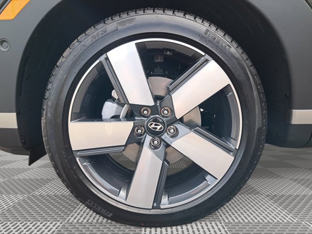 Vehicle image 9 of 28