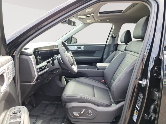 Vehicle image 11 of 28
