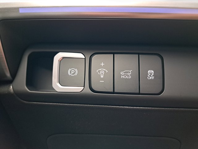 Vehicle image 25 of 28