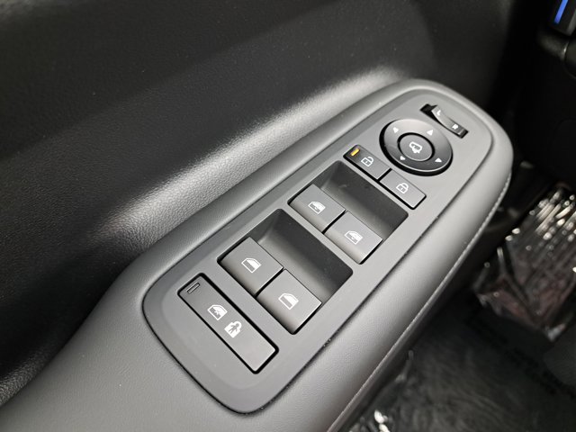 Vehicle image 26 of 28