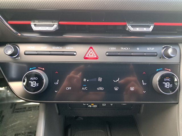 Vehicle image 22 of 28